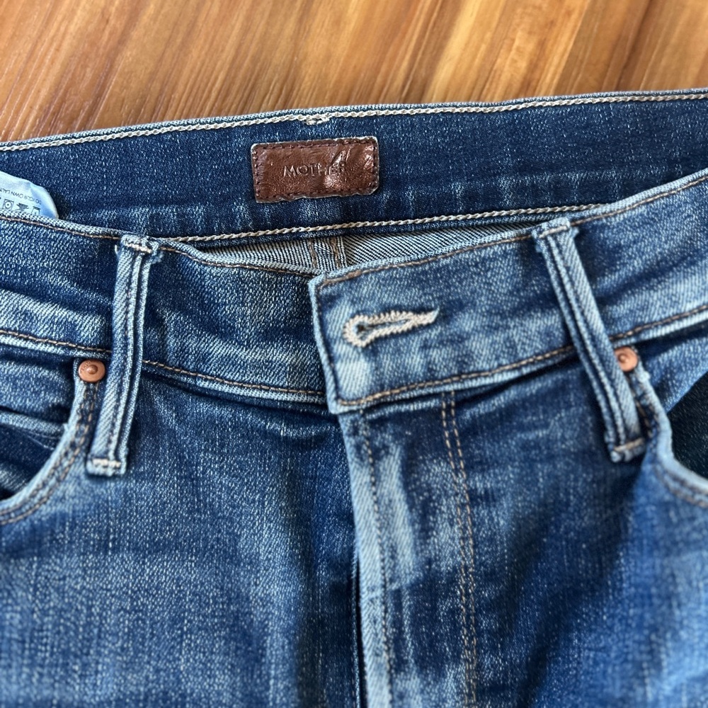 MOTHER Women's Skinny Jeans in Distressed Blue Denim - Picture 4 of 9